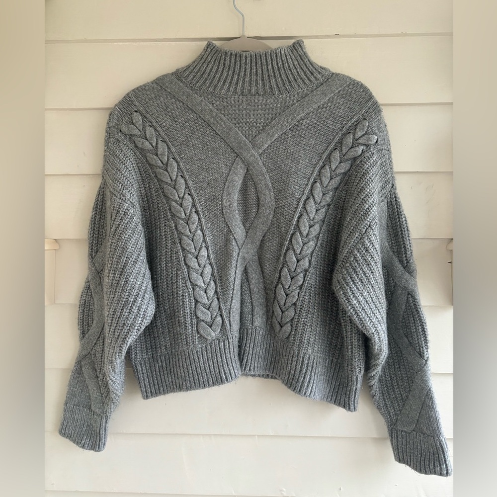 Elizabeth and James Gray Knit Mock Neck Cropped Sweater Size Medium